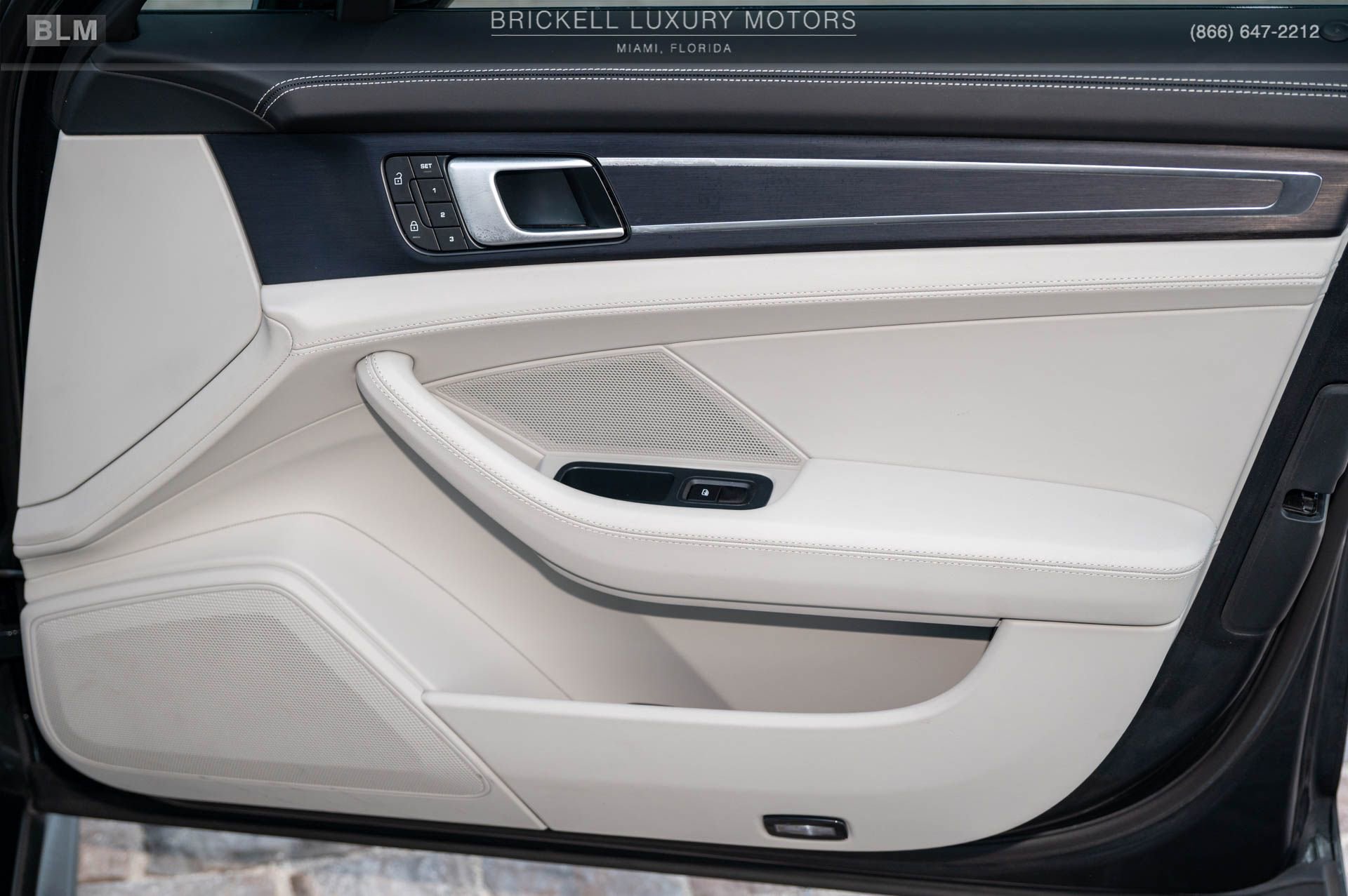 Used 2022 Porsche Panamera GTS image 17