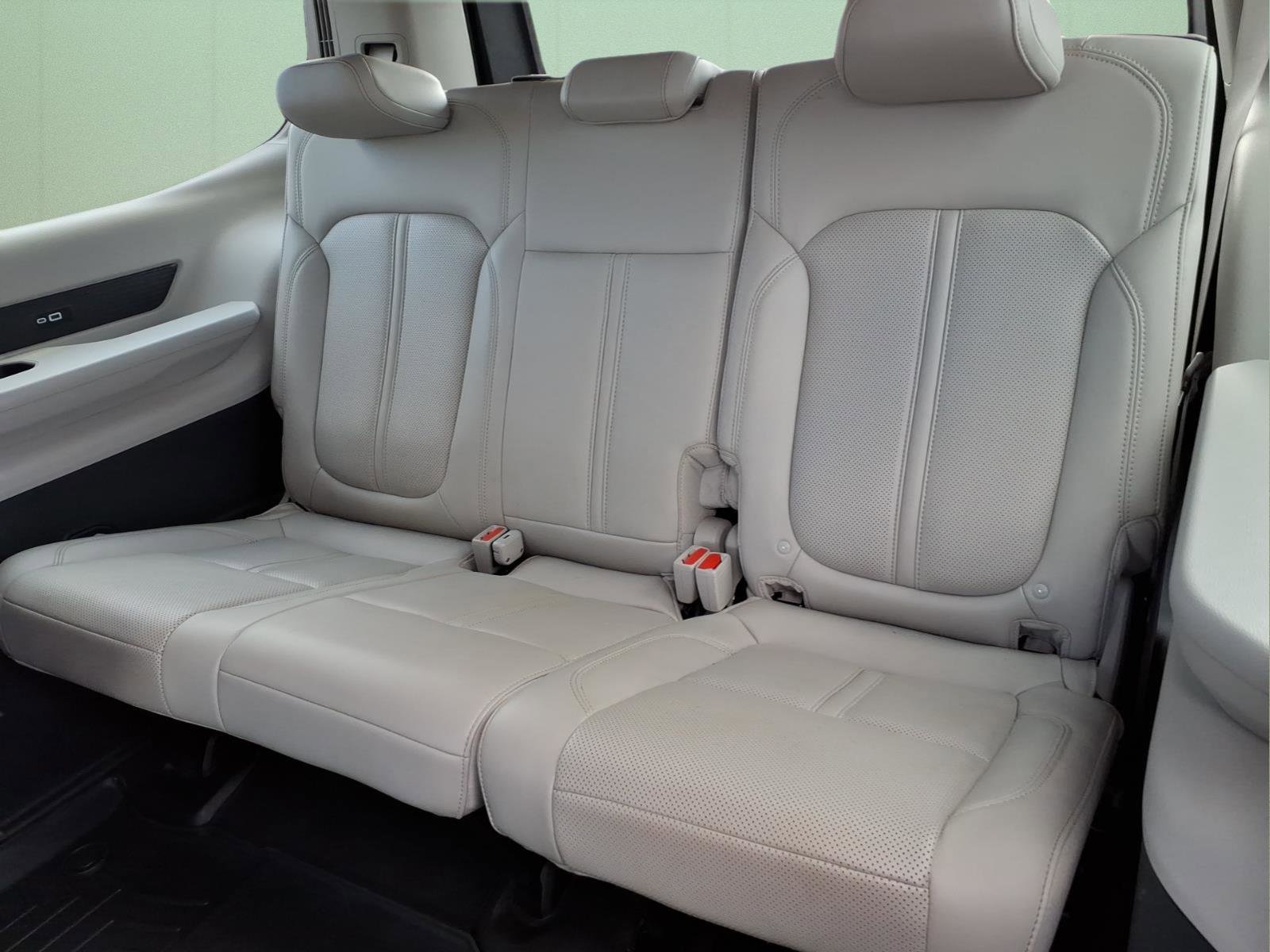 Used 2022 Jeep Wagoneer Series III w/ Flexible Seating Group image 15