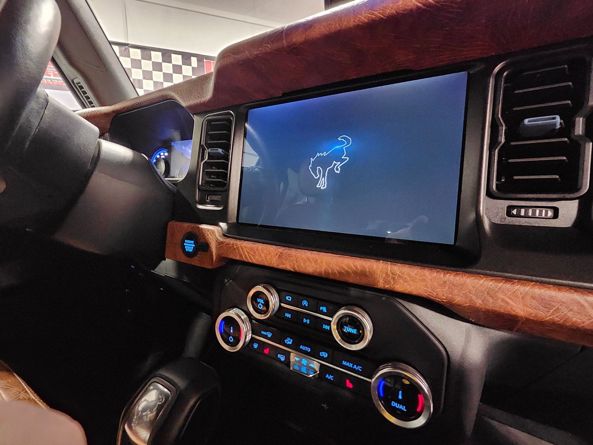 Used 2022 Ford Bronco Wildtrak image 17