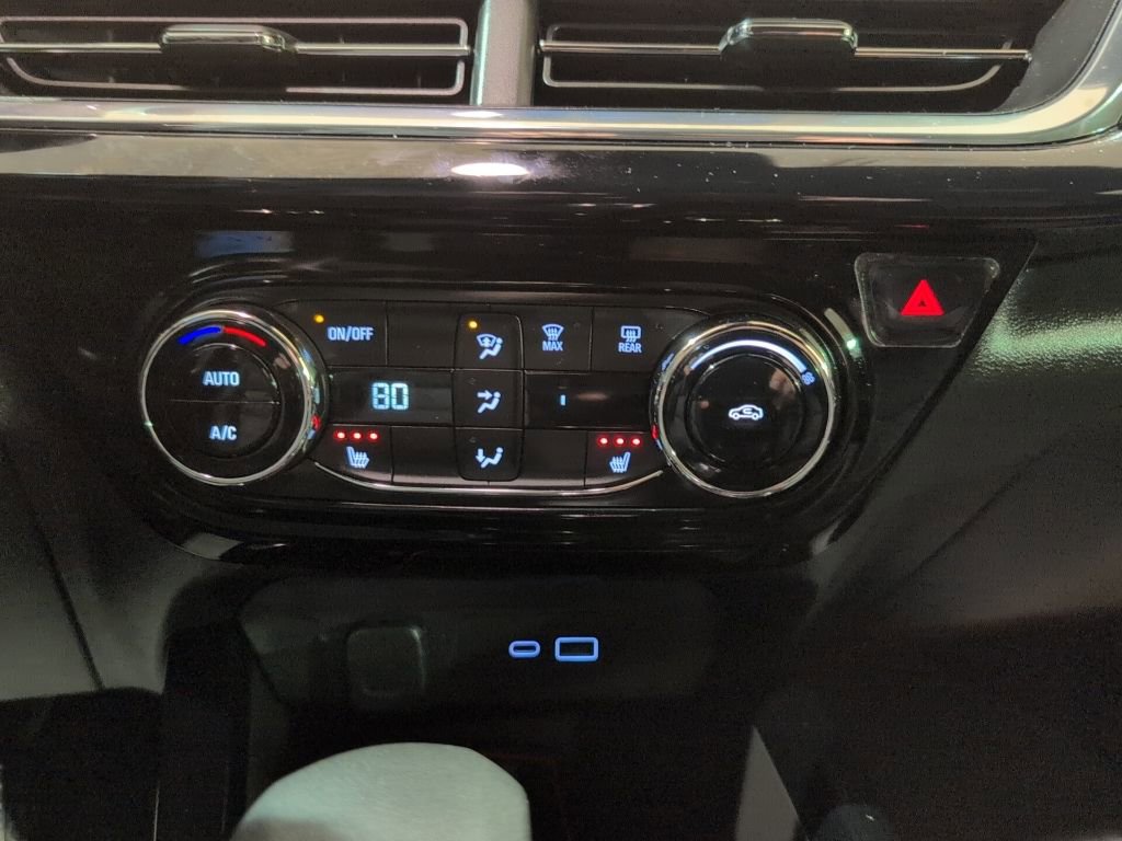 Used 2025 Chevrolet Trax RS w/ Driver Confidence Package image 19