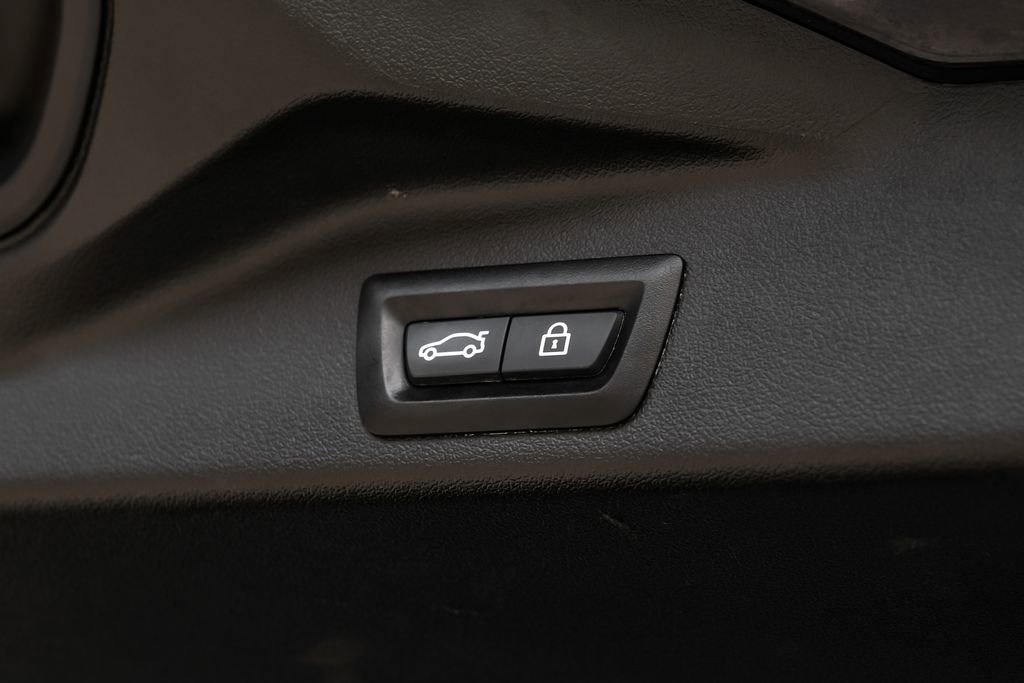 Used 2022 BMW X5 M50i w/ Executive Package image 65