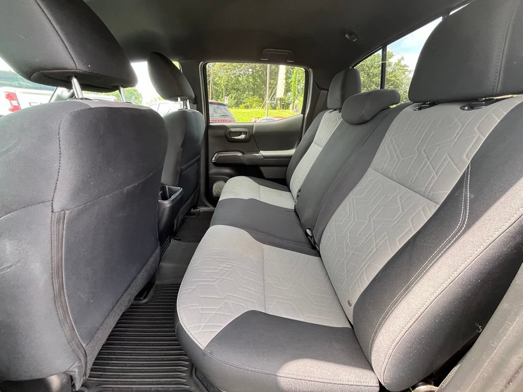 Used 2021 Toyota Tacoma TRD Sport AWD/4WD image 30