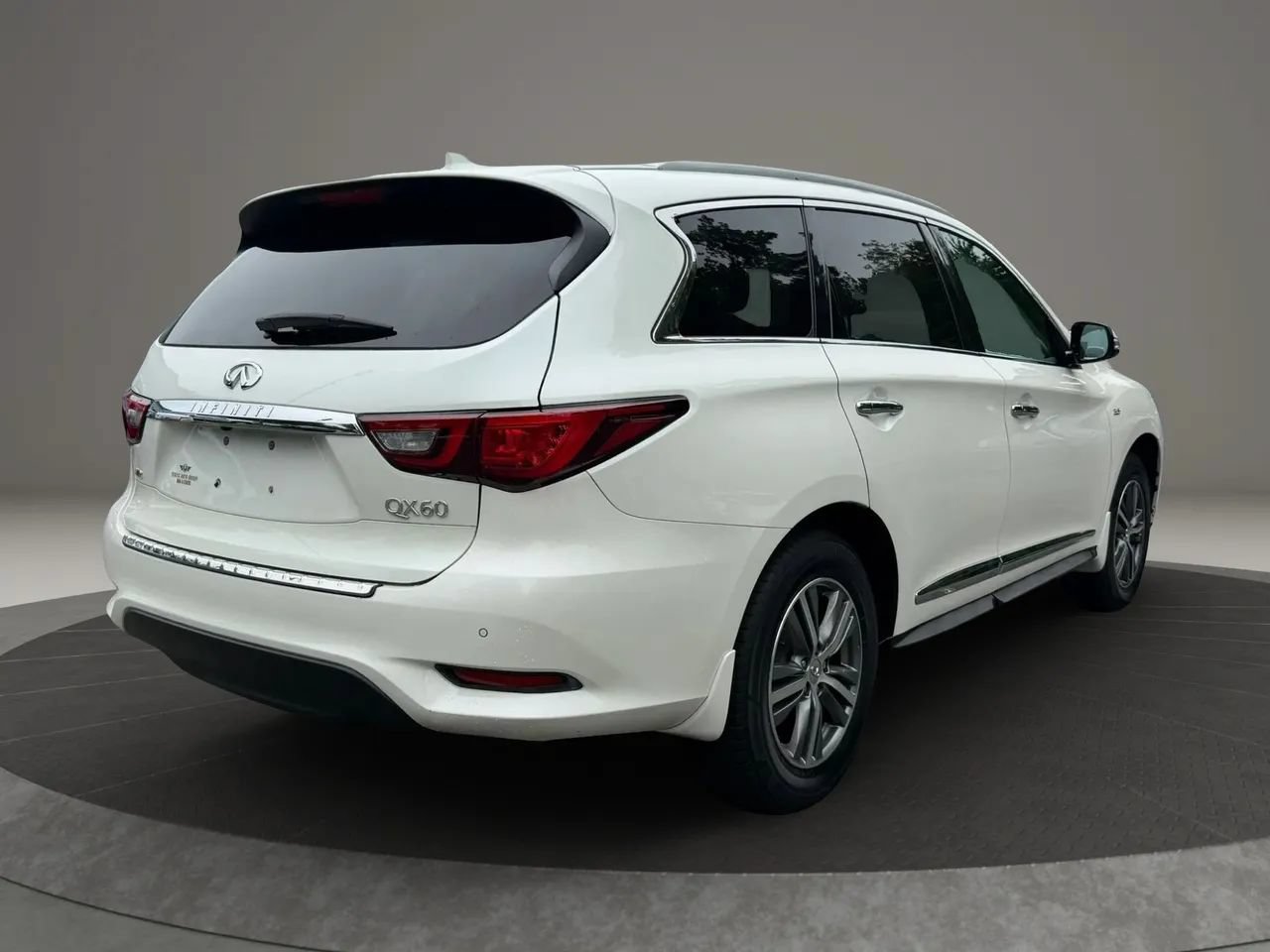 Used 2019 INFINITI QX60 Luxe w/ Essential Package AWD/4WD image 5