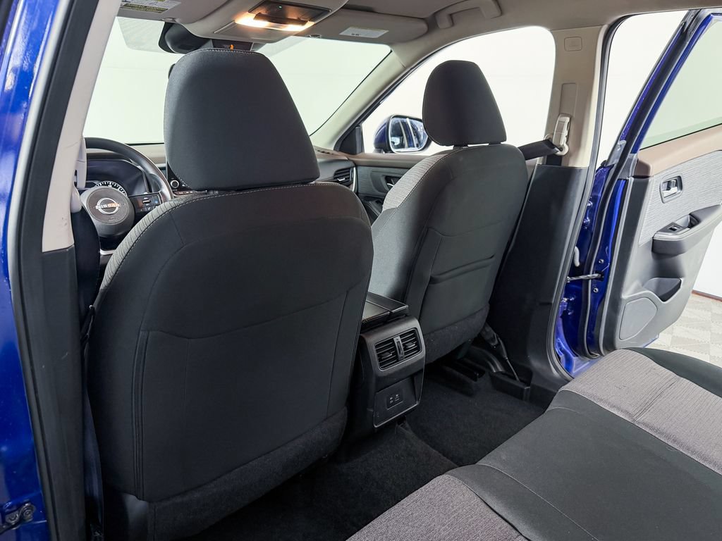 Certified 2023 Nissan Rogue SV FWD image 42
