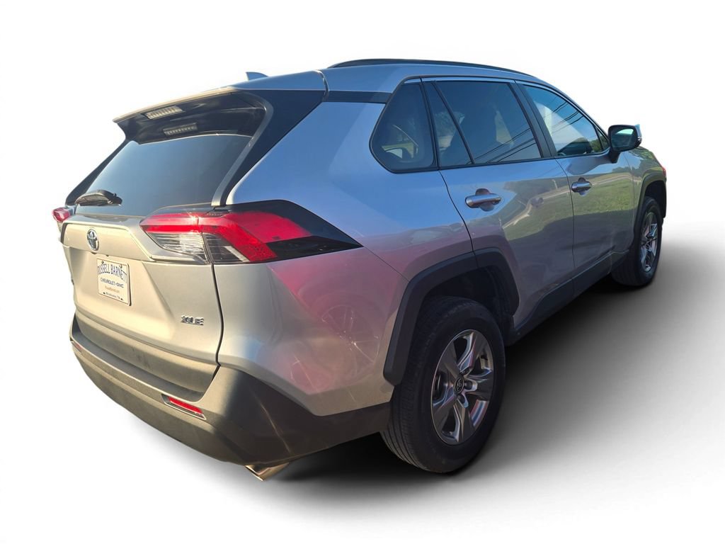 Used 2024 Toyota RAV4 XLE FWD image 4