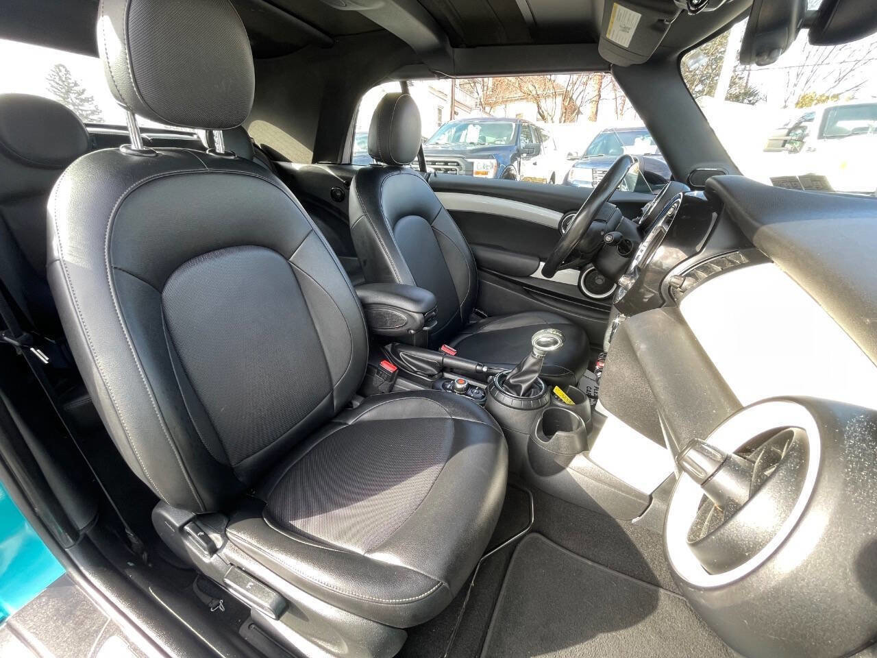 Used 2016 MINI Cooper Convertible image 31