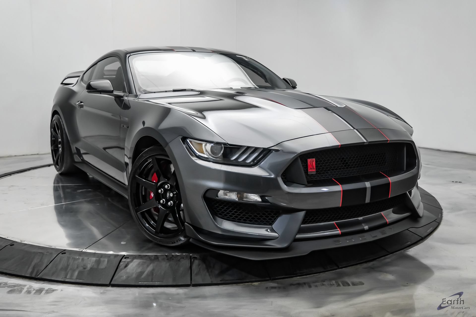 Used 2020 Ford Mustang Shelby GT350R w/ GT350R Equipment Group 920A RWD image 25