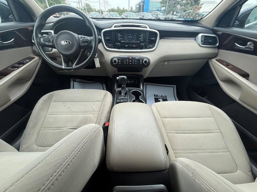 Used 2017 Kia Sorento AWD image 13