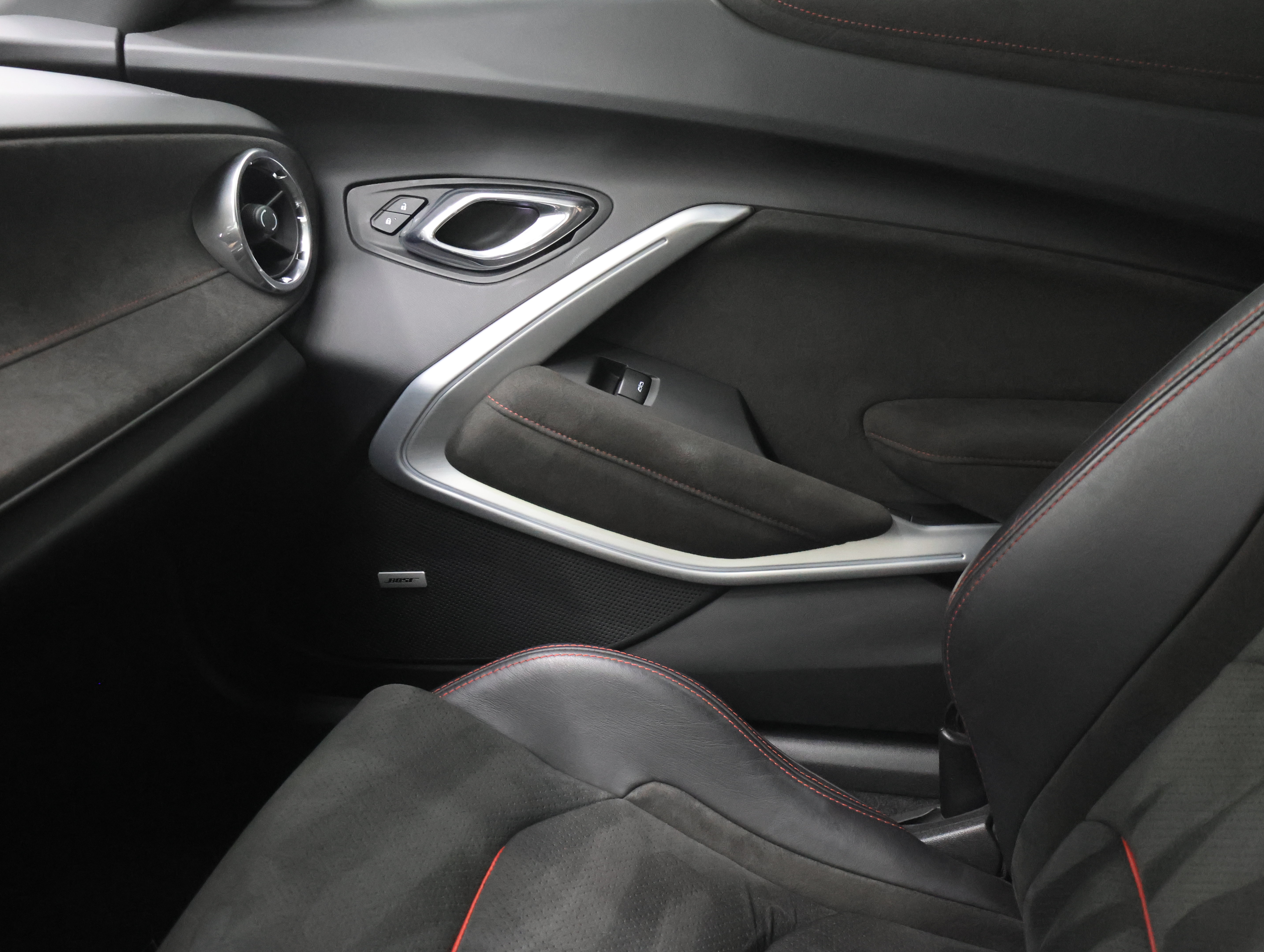 Used 2017 Chevrolet Camaro ZL1 RWD image 13