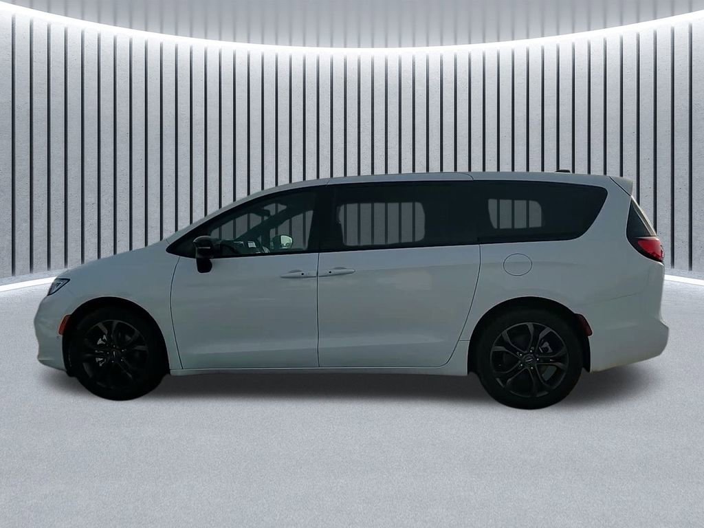New 2026 Chrysler Pacifica Select FWD image 15