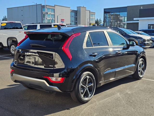 Used 2023 Kia Niro SX image 6