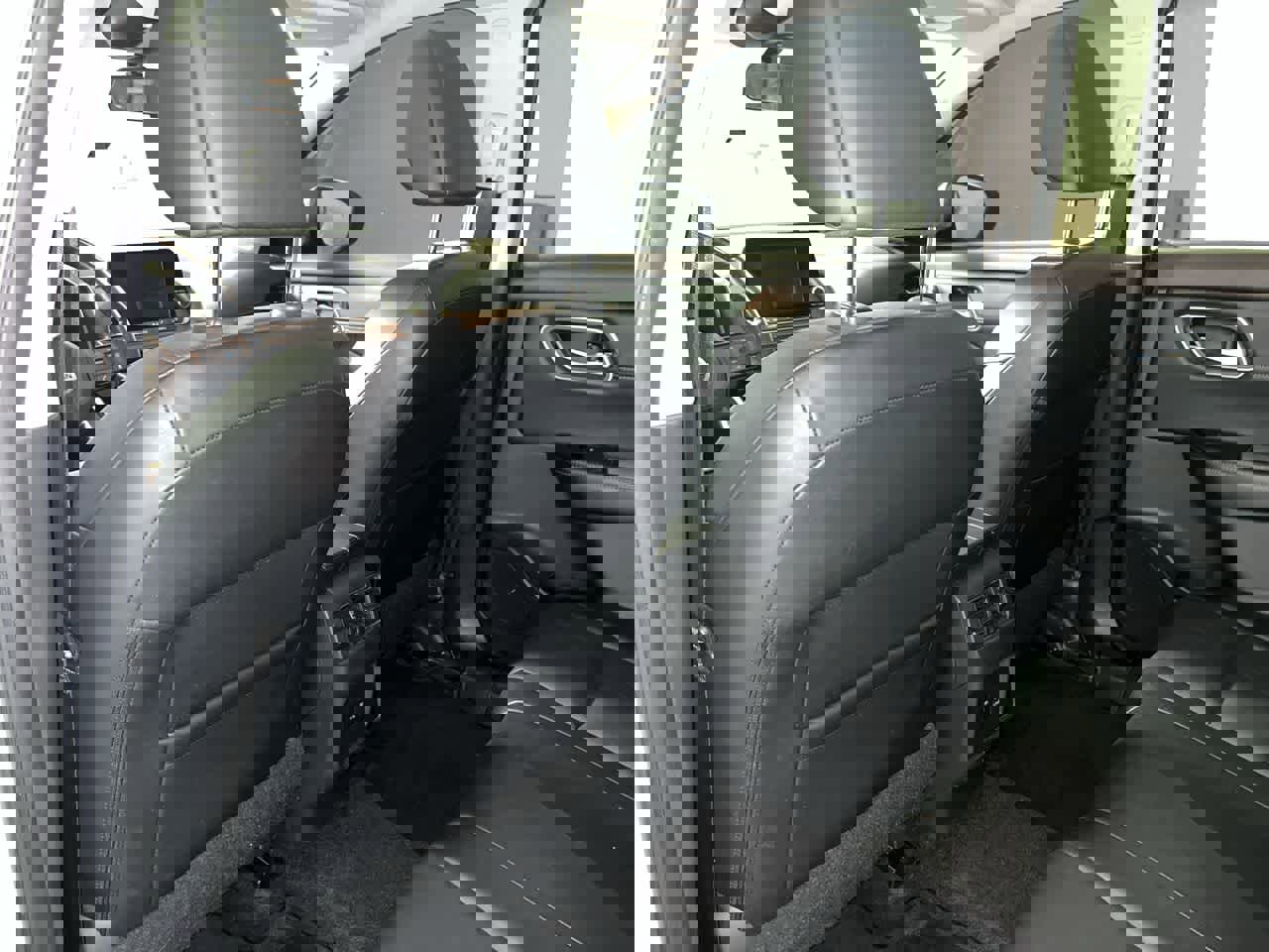 Used 2021 Nissan Rogue SV w/ Premium Package image 25