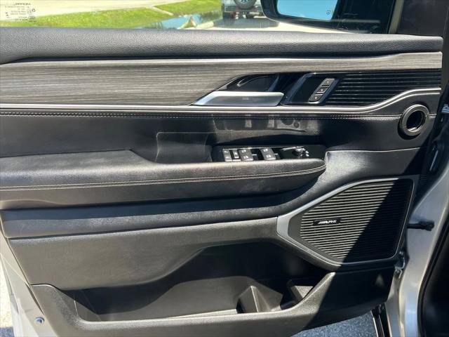 Certified 2024 Jeep Wagoneer L Series III w/ Flexible Seating Group AWD/4WD image 19