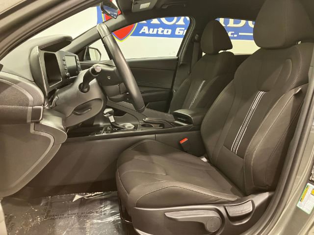 Used 2025 Hyundai Elantra Sport image 8