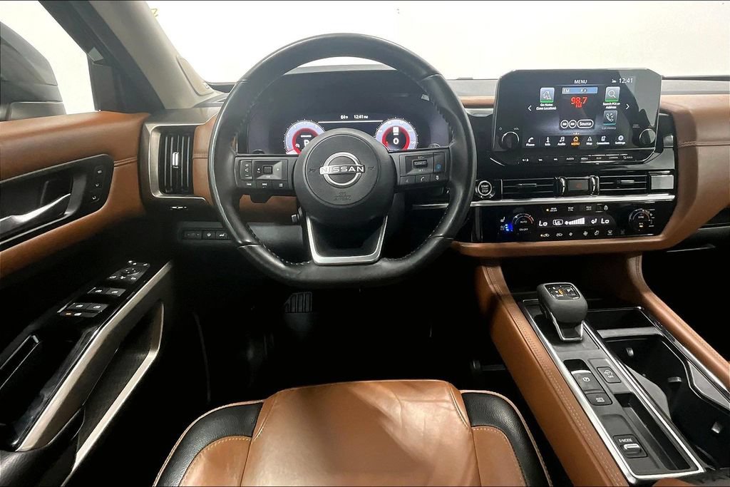 Used 2023 Nissan Pathfinder Platinum FWD image 6