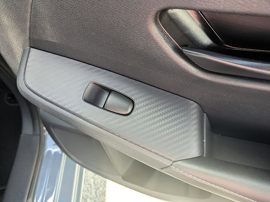 Used 2025 Nissan Sentra SV image 35