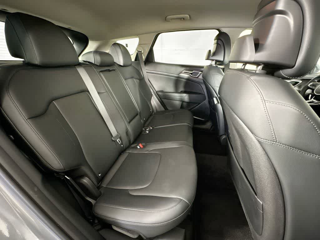 Used 2023 Kia Sportage EX FWD image 32