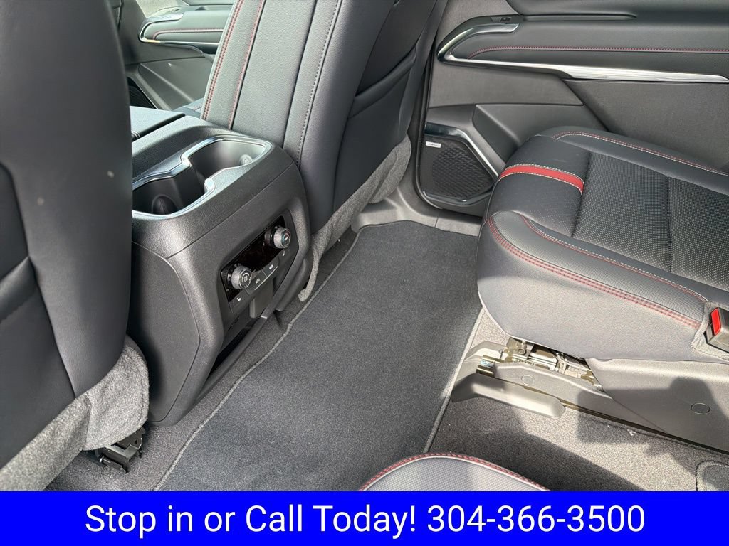 New 2026 Chevrolet Traverse RS w/ LPO, Floor Liner Package AWD/4WD image 32