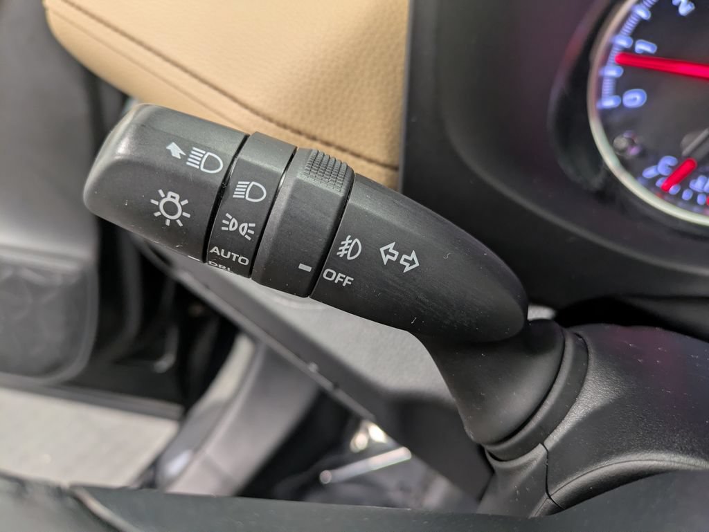 Used 2020 Toyota RAV4 XLE w/ Convenience Package AWD/4WD image 18