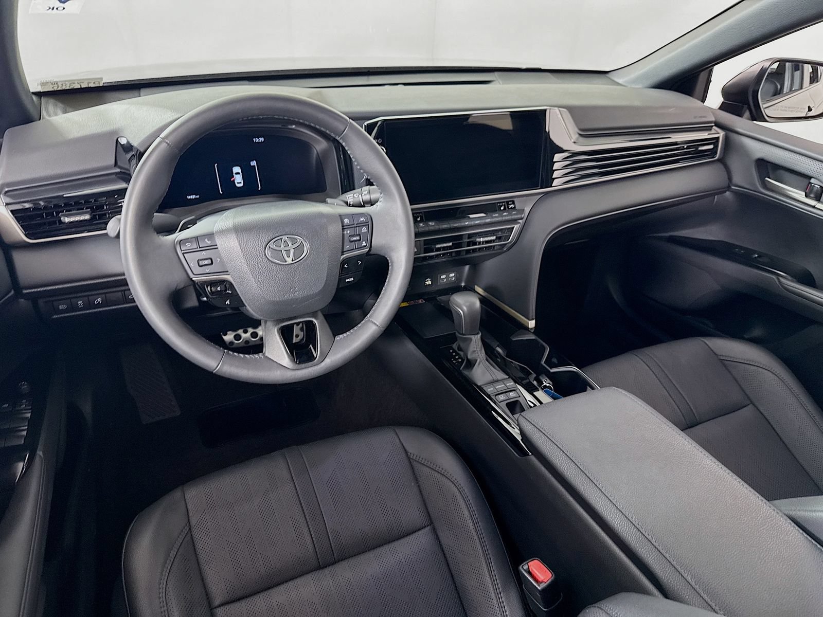 Used 2025 Toyota Camry XSE FWD image 19