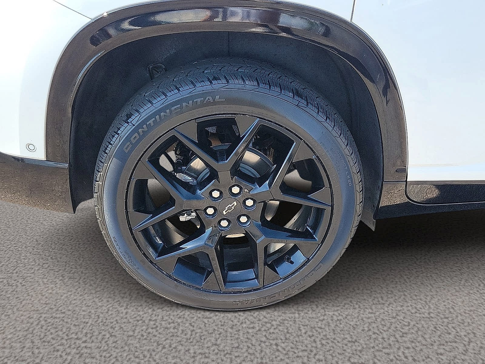 Used 2025 Chevrolet Traverse RS w/ LPO, Floor Liner Package FWD image 7