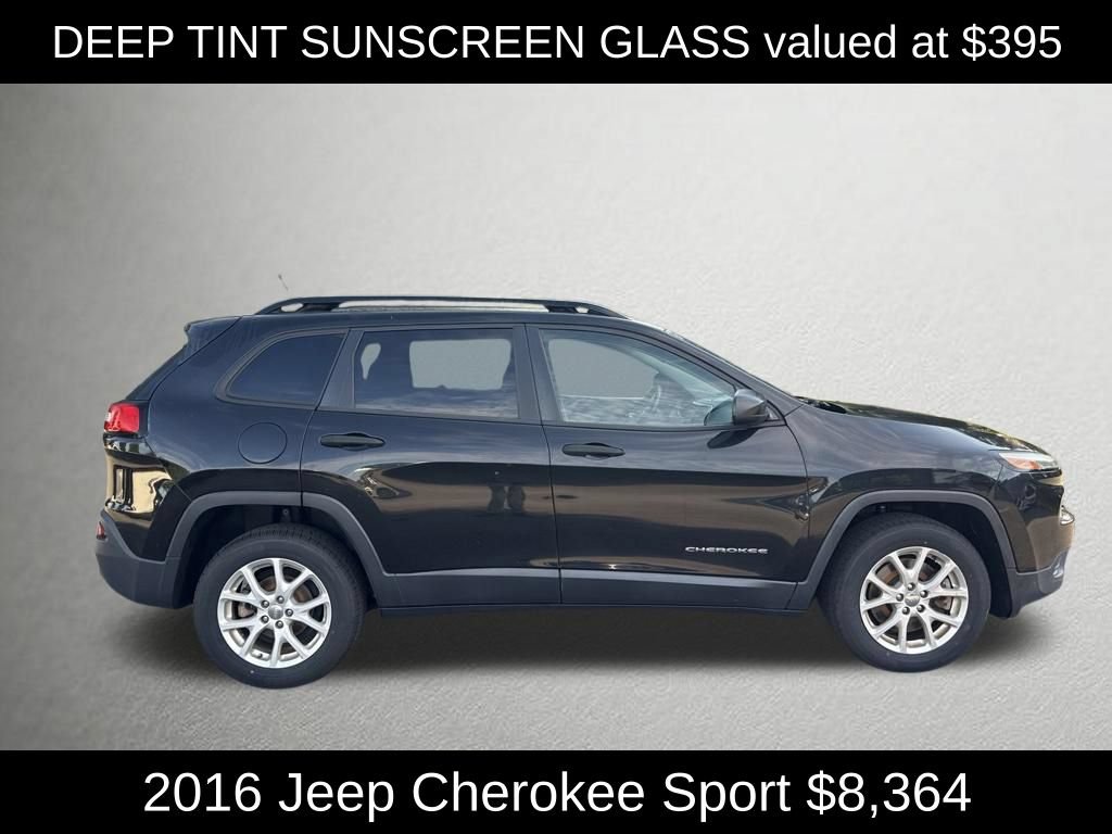 Used 2016 Jeep Cherokee Sport FWD image 2