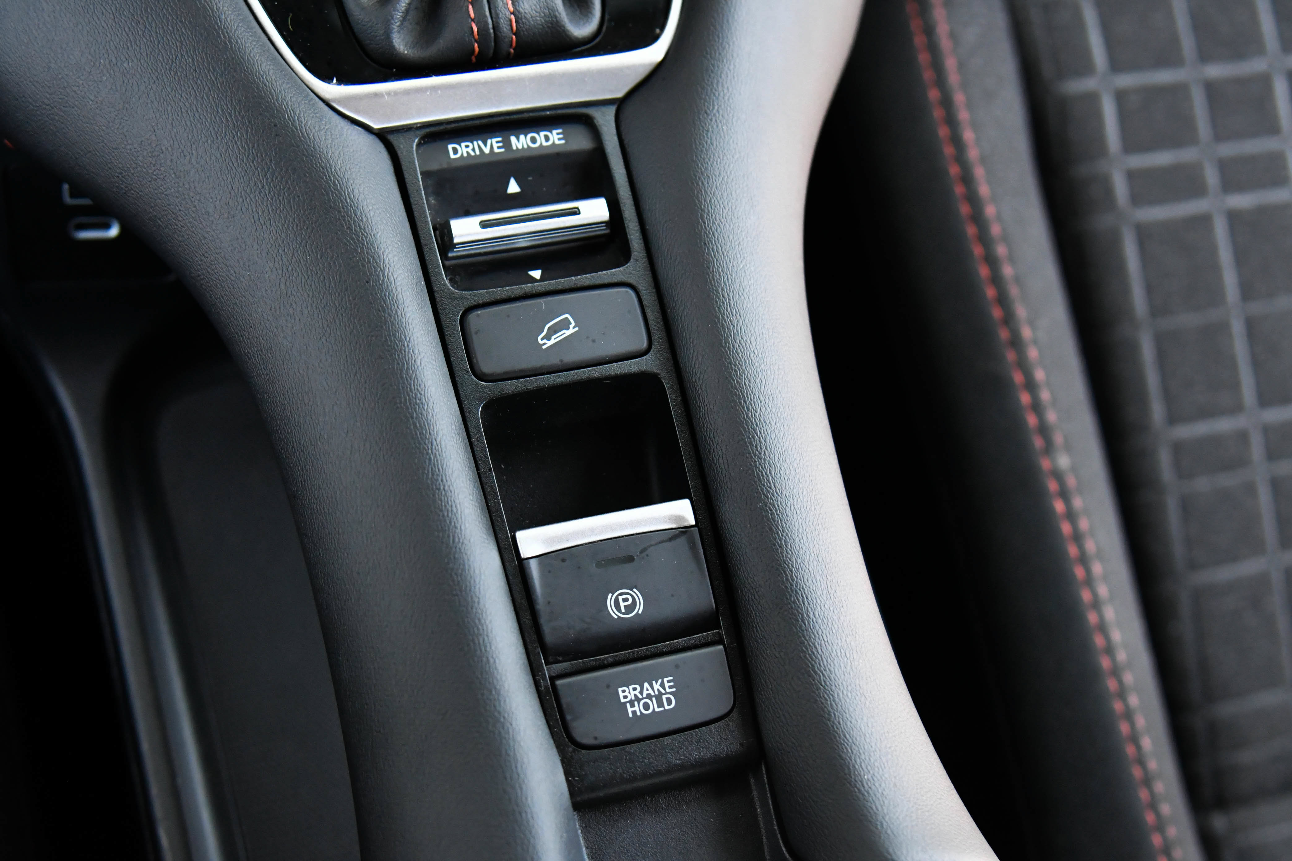 Used 2025 Honda HR-V Sport image 25