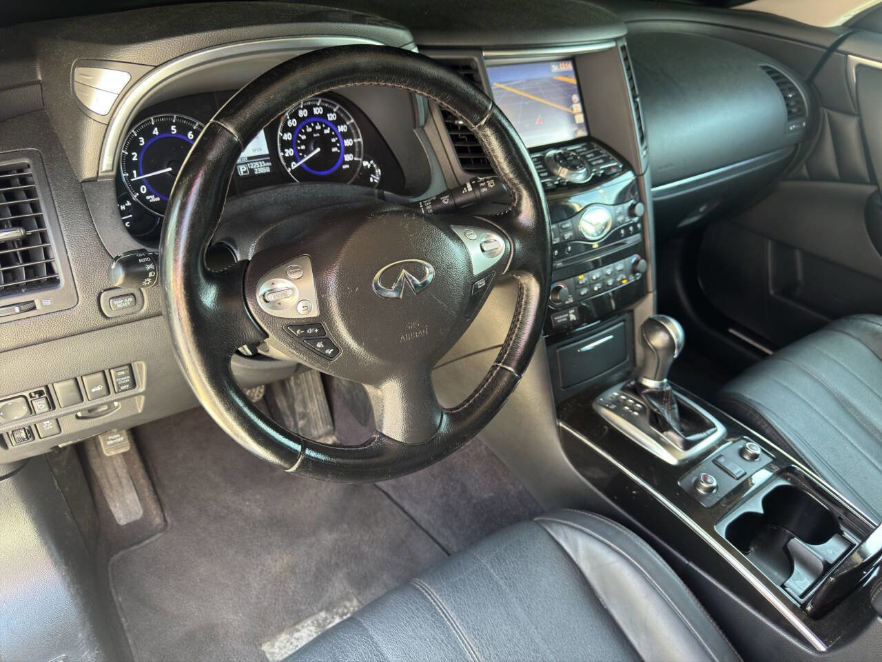 Used 2016 INFINITI QX70 AWD w/ Premium Package image 9