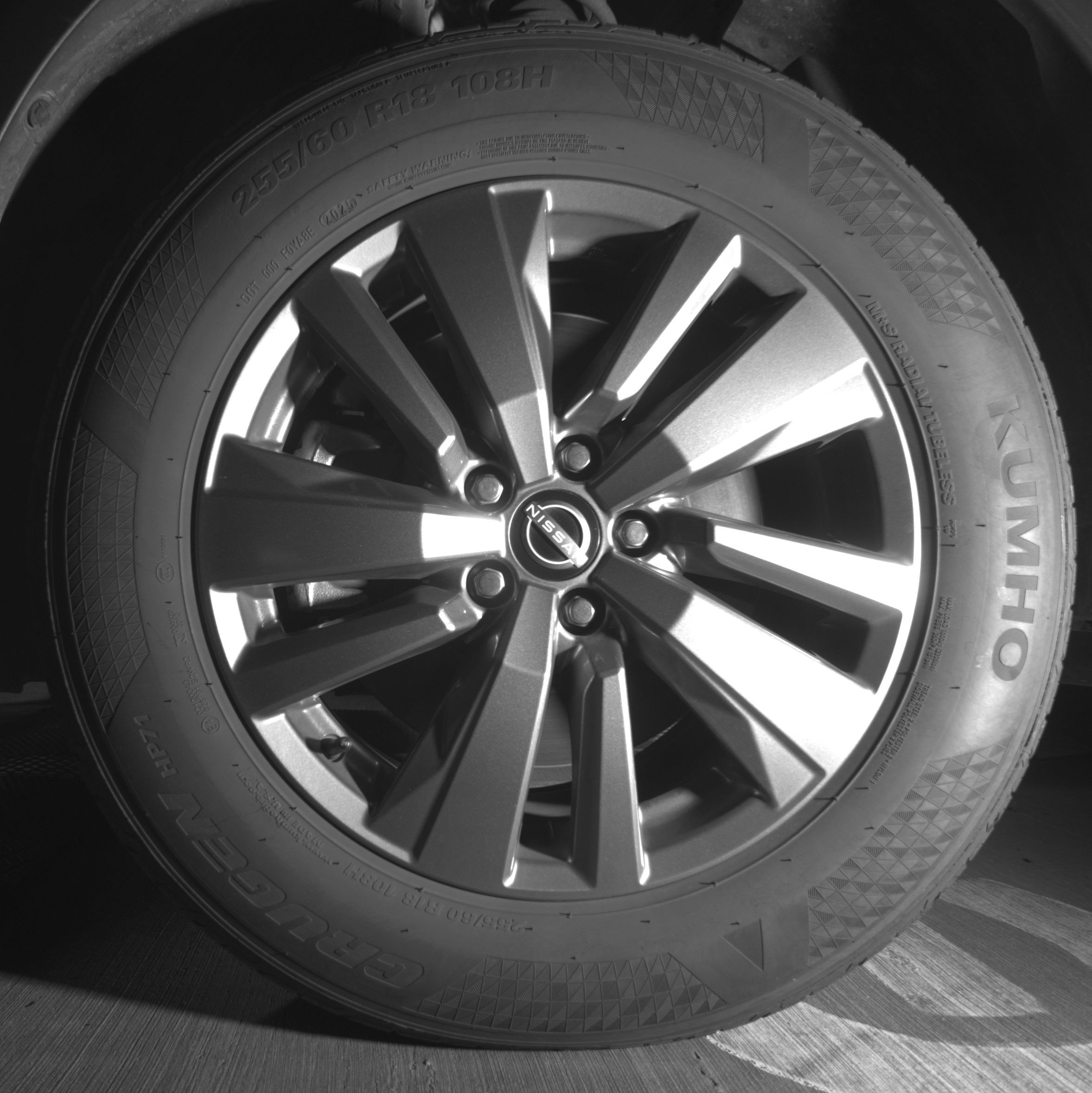 Used 2025 Nissan Pathfinder SV image 12