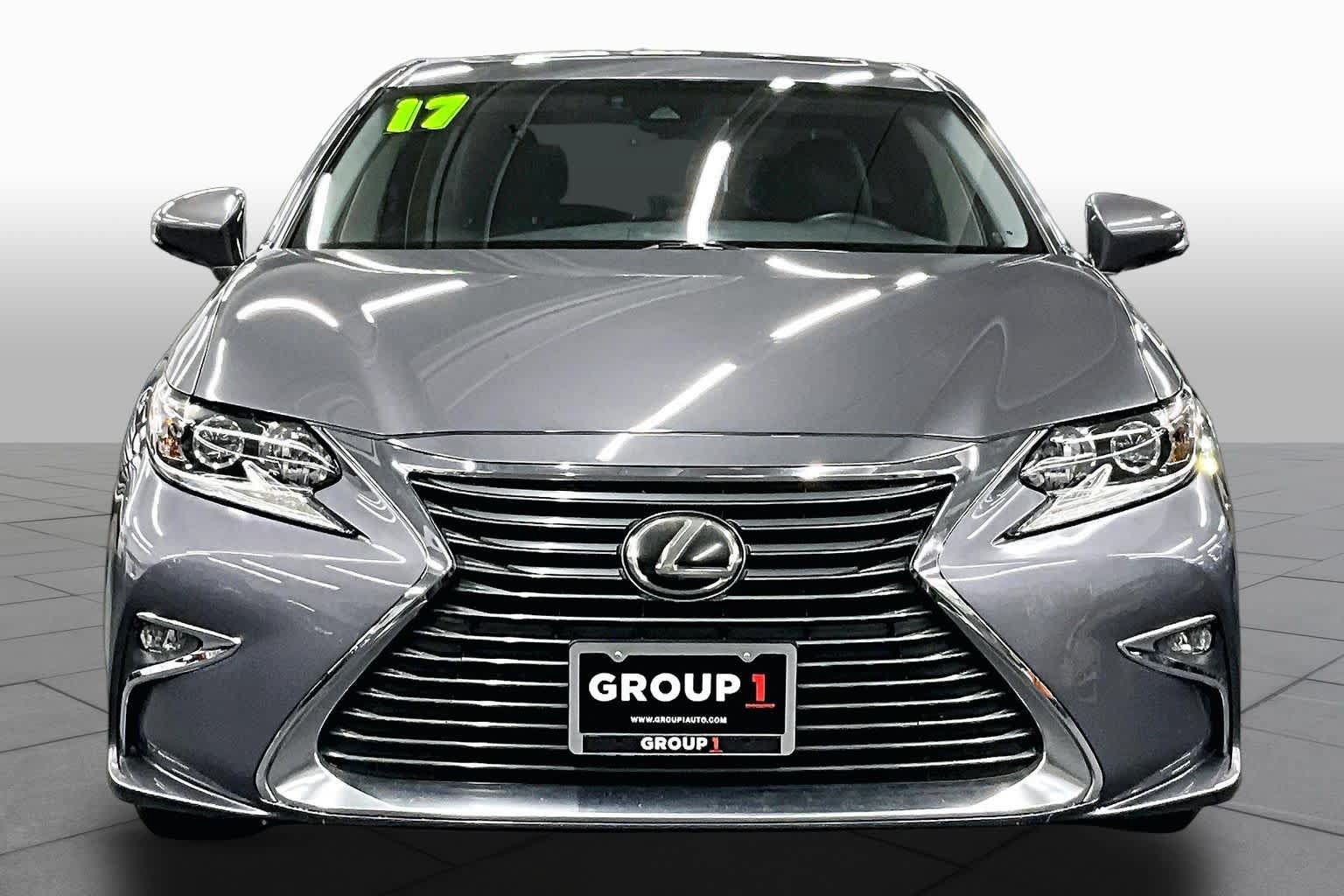 Used 2017 Lexus ES 350 w/ Accessory Package 2 FWD image 3