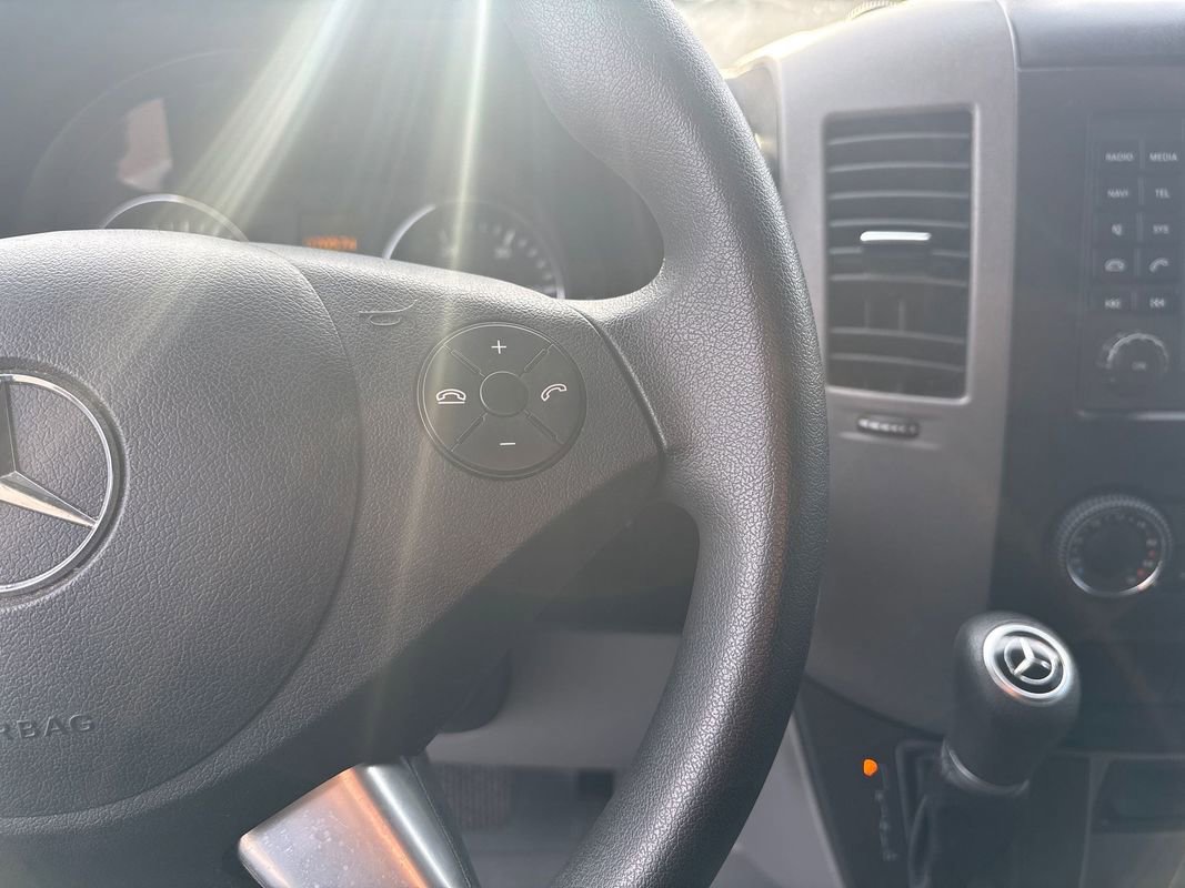 Used 2015 Mercedes-Benz Sprinter 2500 image 24