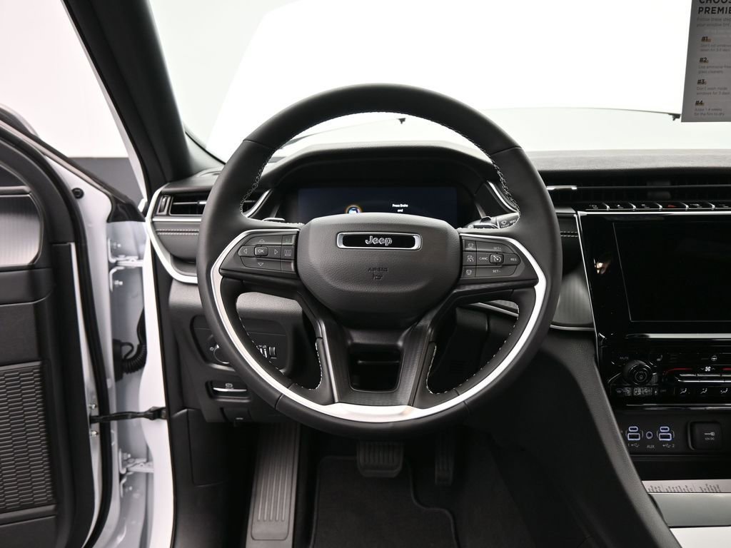 New 2025 Jeep Grand Cherokee L Laredo w/ Luxury Tech Group I image 29