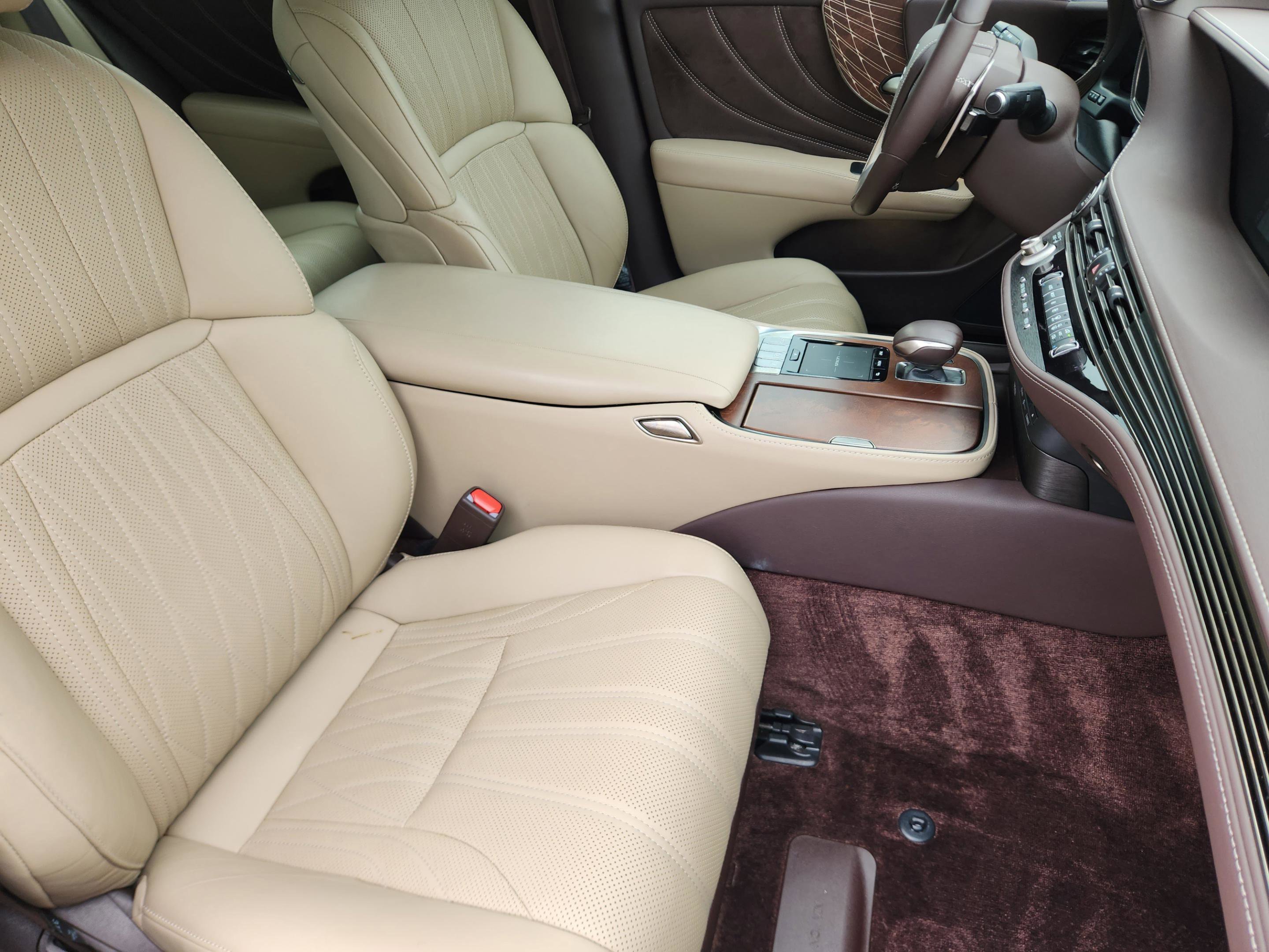 Used 2020 Lexus LS 500 w/ Interior Upgrade Package image 7