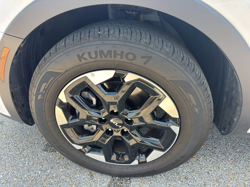 Used 2025 Kia Sorento S image 21