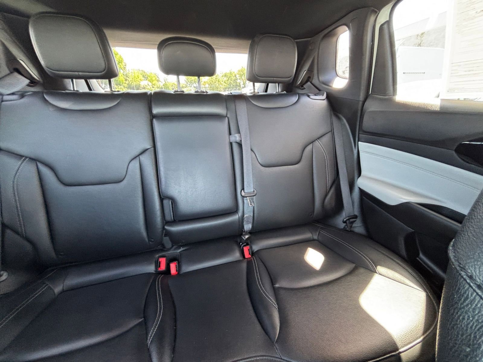 Used 2025 Jeep Compass Limited AWD/4WD image 38
