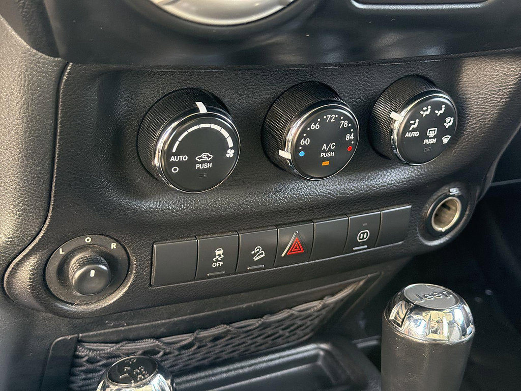 Used 2011 Jeep Wrangler Rubicon w/ PWR Convenience Group AWD/4WD image 34