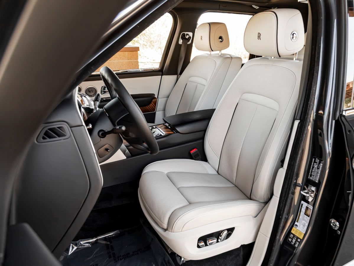 Certified 2019 Rolls-Royce Cullinan AWD/4WD image 28