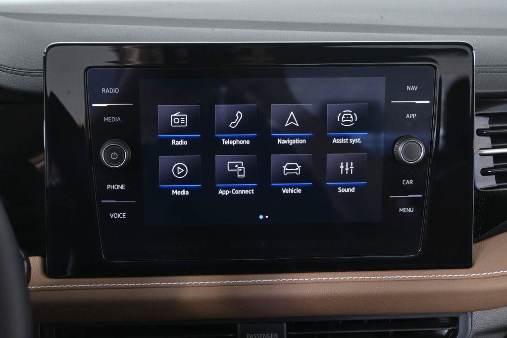 Used 2025 Volkswagen Jetta SEL FWD image 14