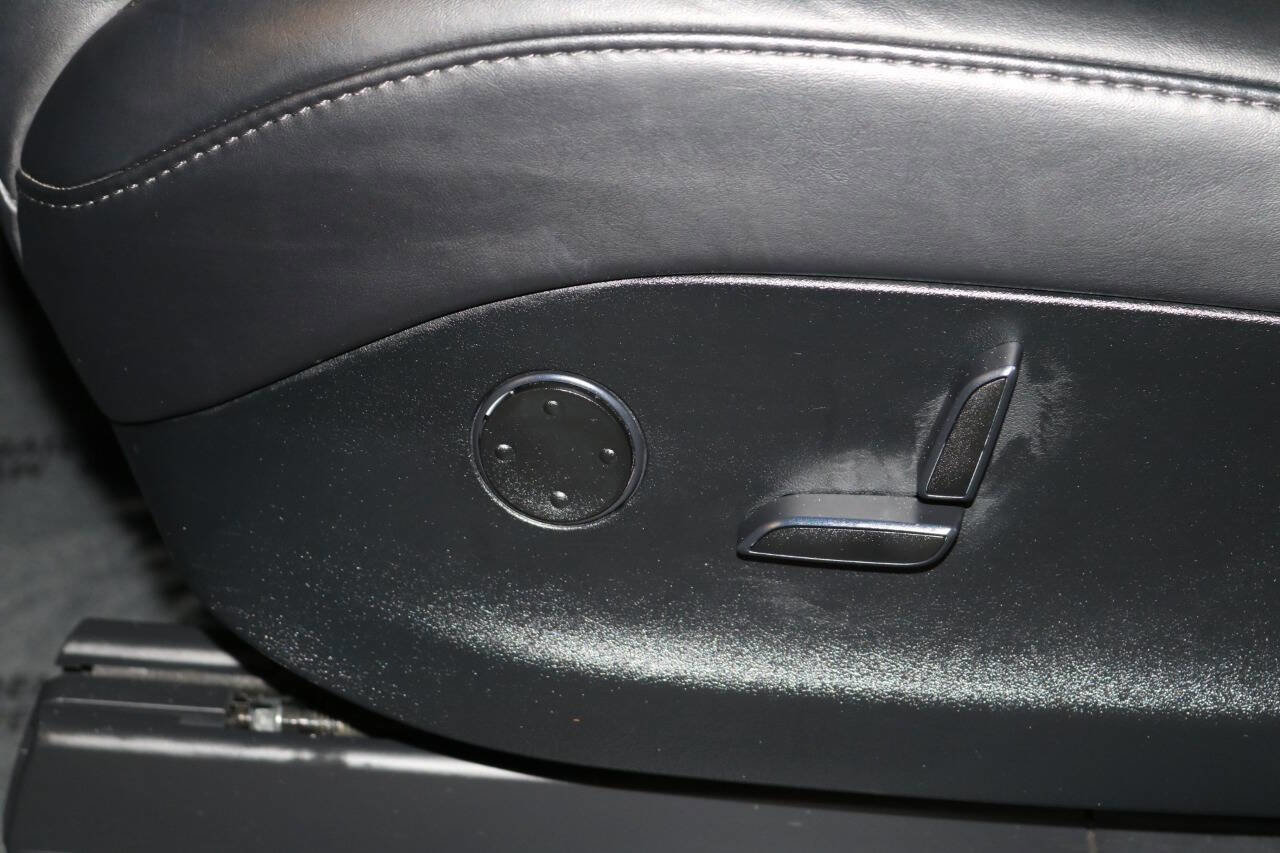 Used 2020 Tesla Model X image 72