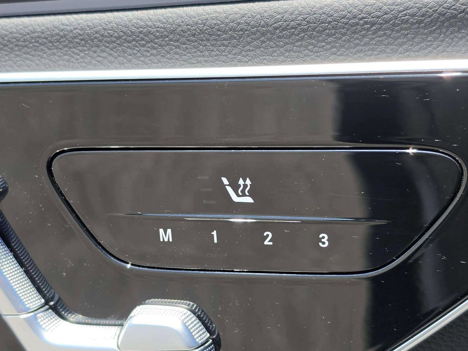 Used 2025 Mercedes-Benz E 350 4MATIC Sedan image 26