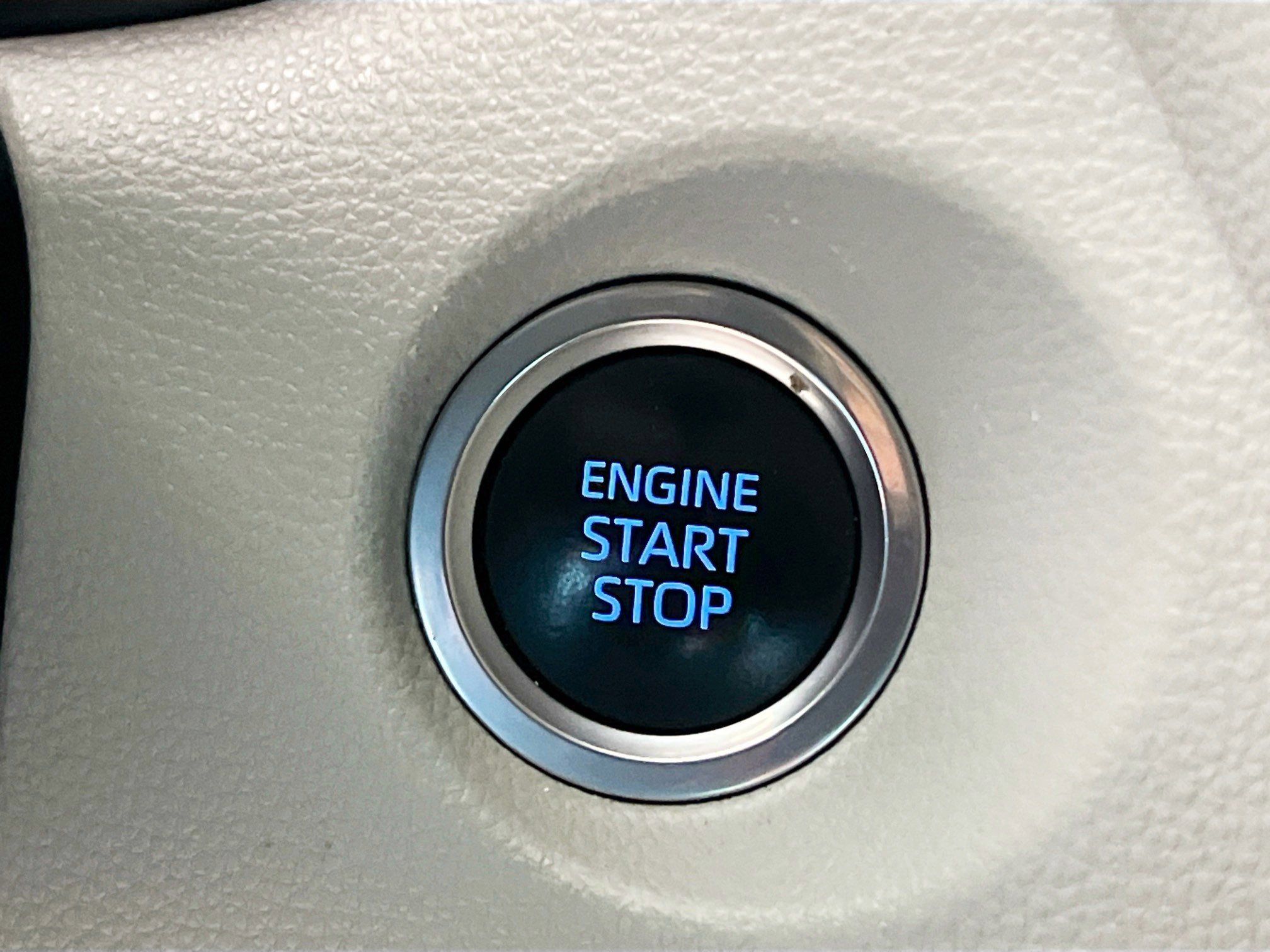 Used 2022 Toyota Corolla Cross LE image 24