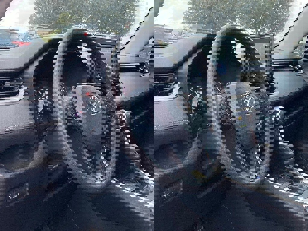 Used 2021 Toyota RAV4 LE w/ Carpet Mat Package (TMS) image 8