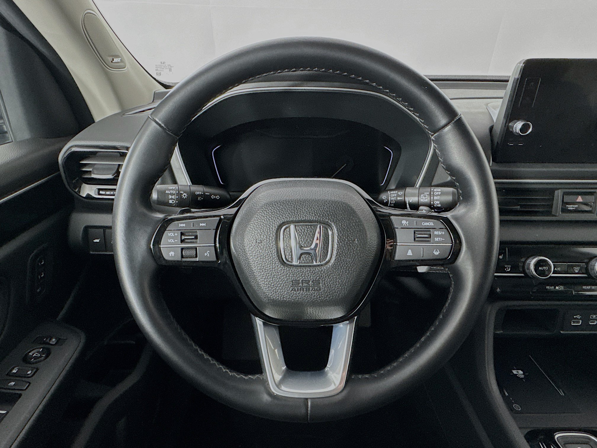 Certified 2023 Honda Pilot Touring image 11