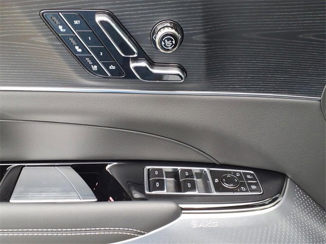 New 2026 Cadillac Lyriq V image 9