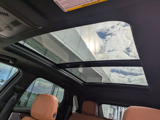 New 2026 Cadillac XT5 Premium Luxury w/ LPO, Bronce Accent Package AWD/4WD image 25
