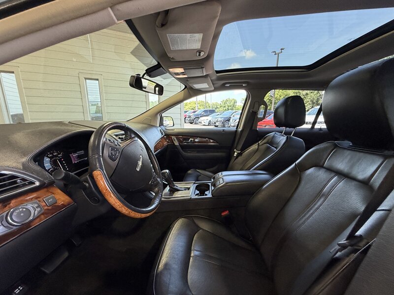 Used 2012 Lincoln MKX AWD image 16