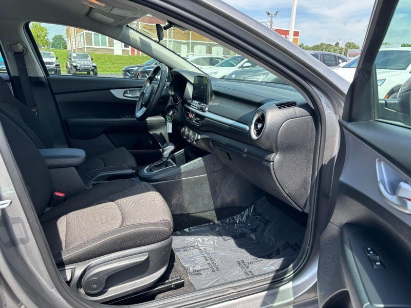 Used 2024 Kia Forte LXS FWD image 9