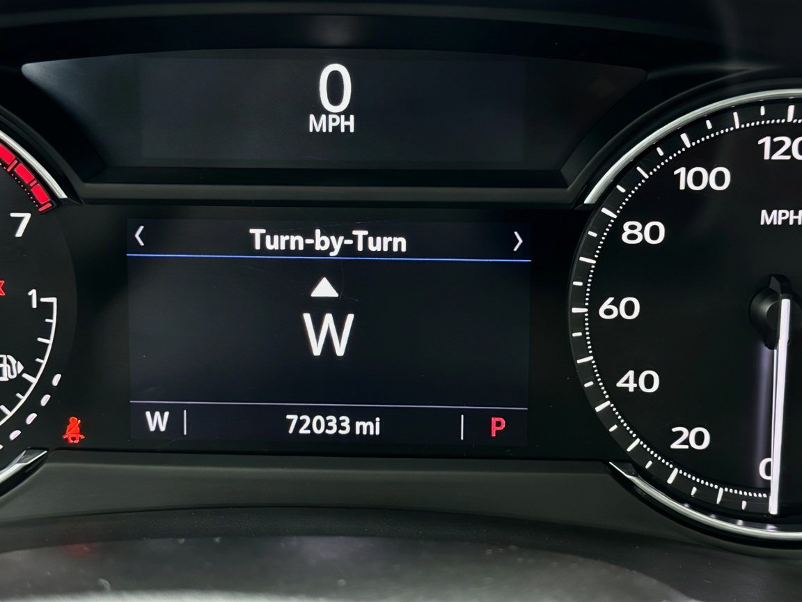 Used 2022 Cadillac XT4 Luxury w/ Driver Awareness Package FWD image 8