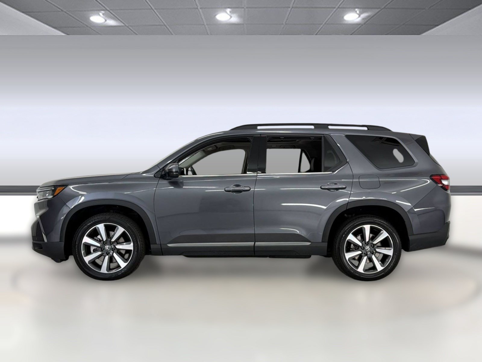 Used 2024 Honda Pilot Touring image 2