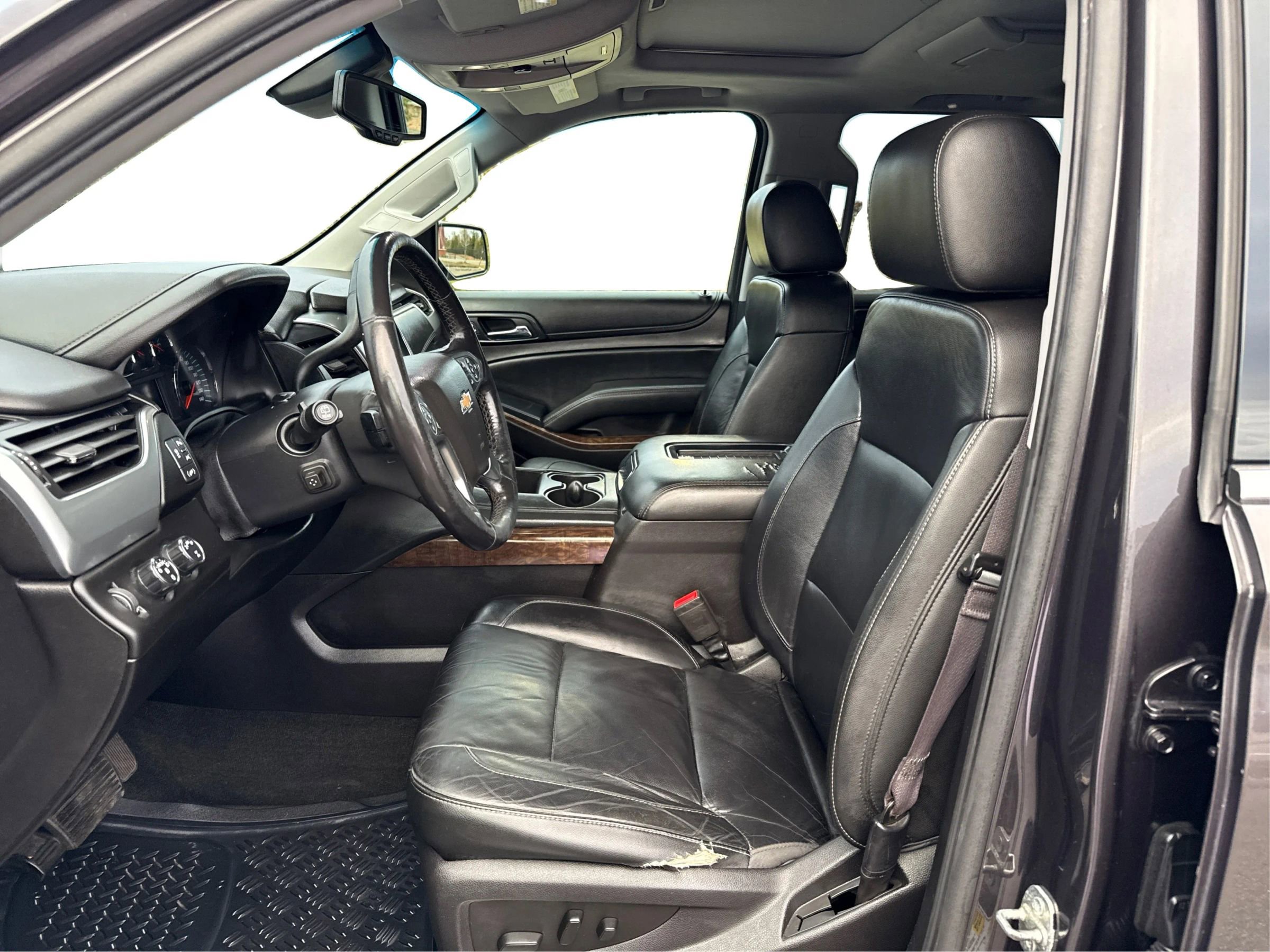 Used 2017 Chevrolet Suburban LT AWD/4WD image 7